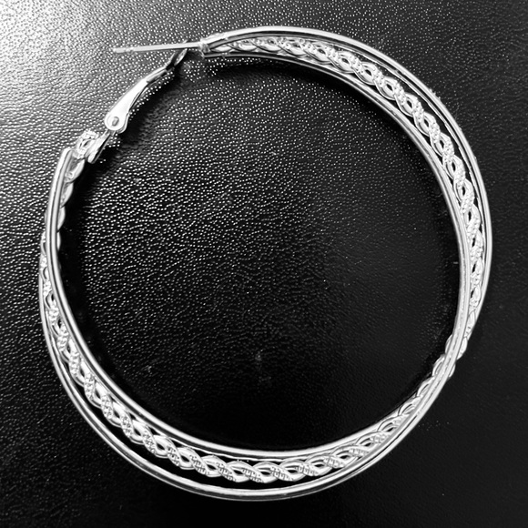💗 Silver Ultima Rope Hoop Earrings 2” NEW - Picture 3 of 6